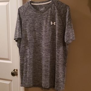 Mens Large L Under Armour tee